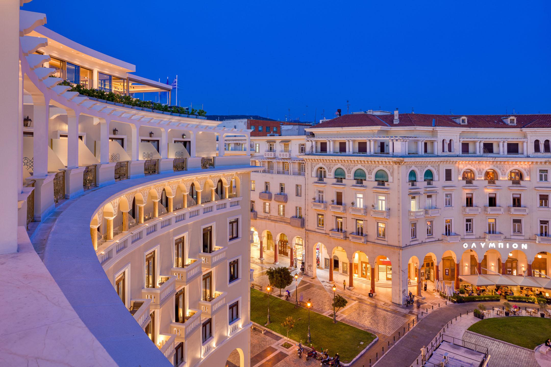 Electra Palace Thessaloniki Hotel Exterior photo The hotel at night